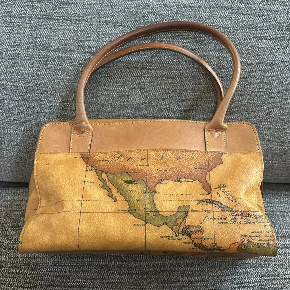 1’ Classe Alviero martini bag in good condition - Picture 2 of 9